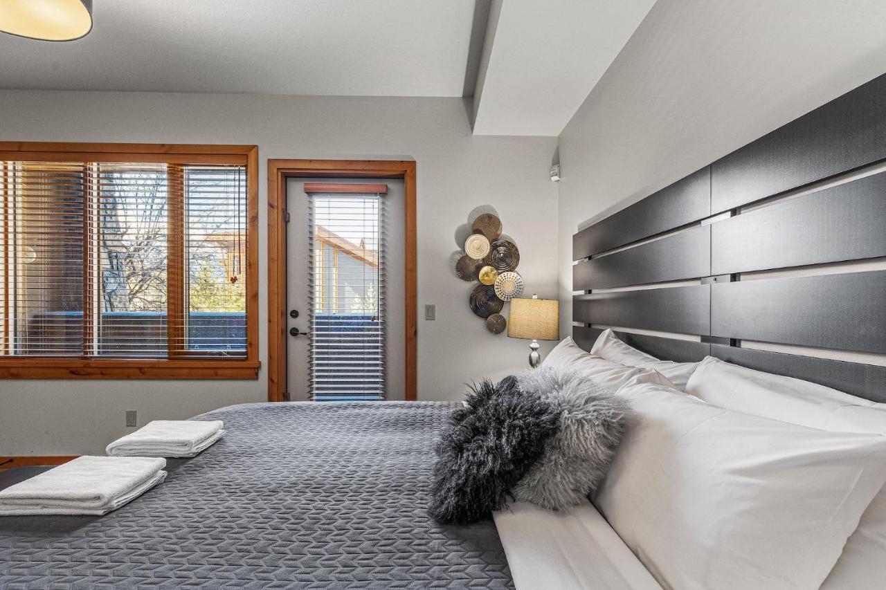 3 Bedroom Condo By Canadian Rockies Vacation Rentals 캔모어 외부 사진
